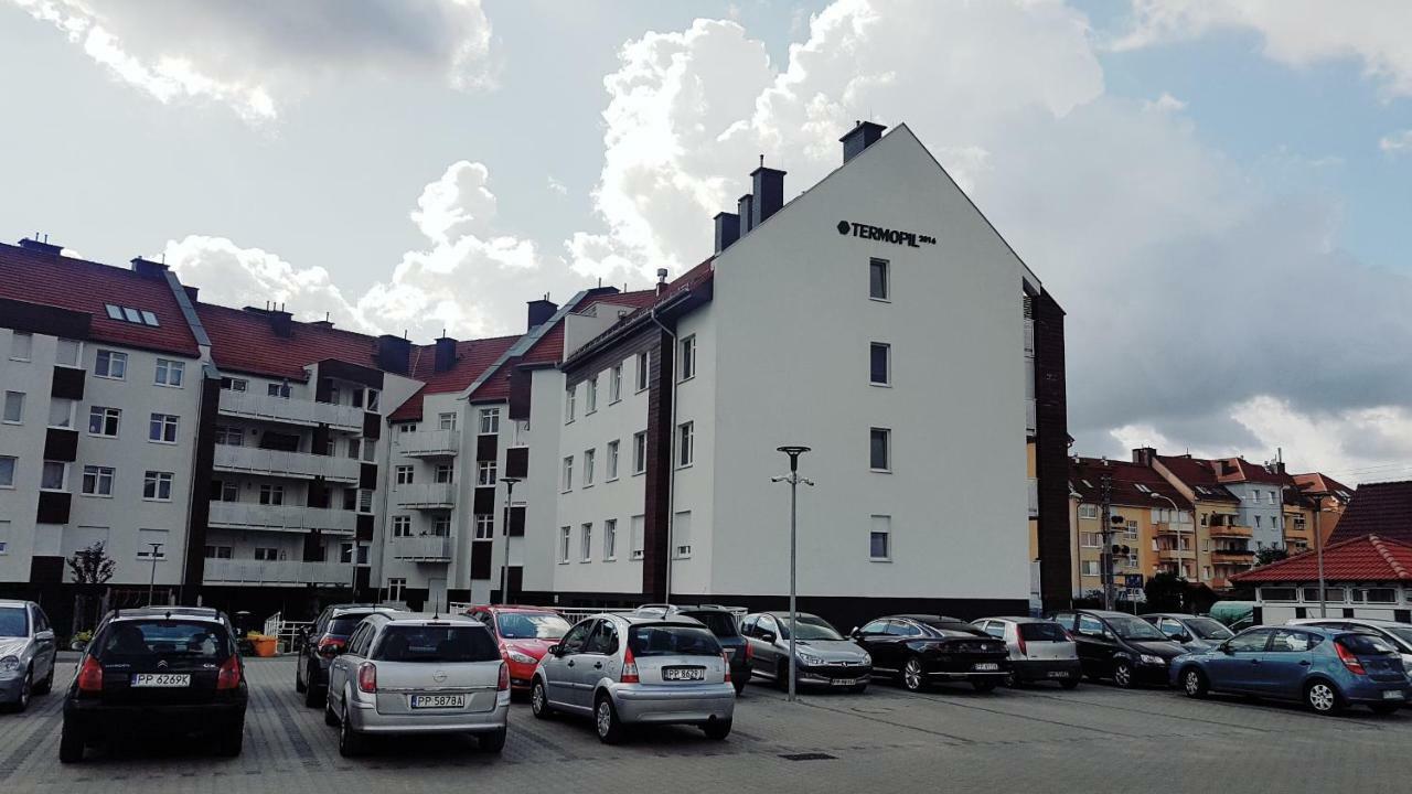 Apartament Mlynarska Piła Buitenkant foto